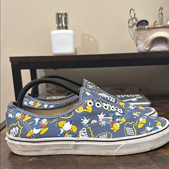 Vans X‎ Disney Donald Duck Sneakers size 11W/9.5 m - Picture 1 of 12